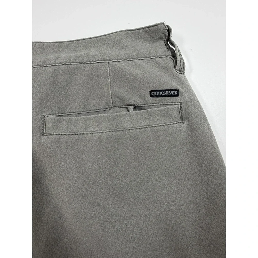Quiksilver Amphibian Shorts Mens 30 Gray 4-Way Stretch Hybrid Boardshorts
